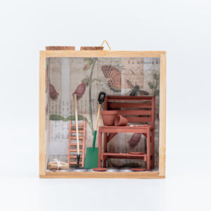 To build a miniature wooden home 1/12-Στήνοντας ένα ξύλινο σπίτι 1/12