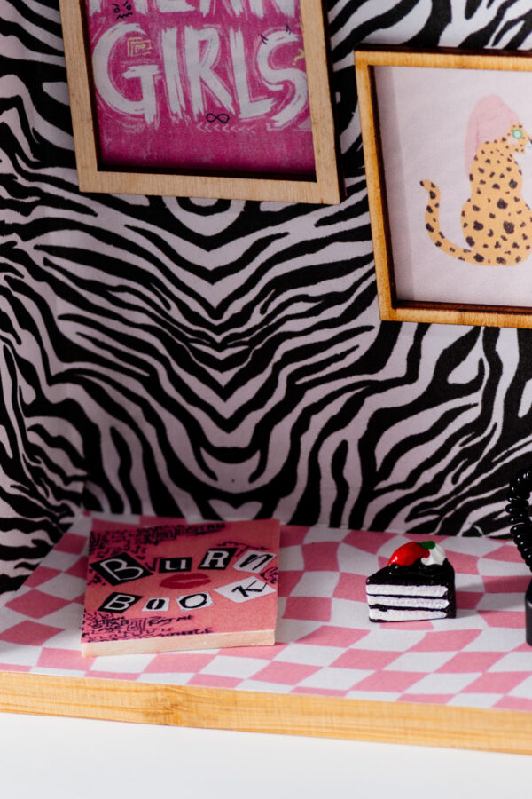 Mean Girls miniature corner 1/12 - Image 4